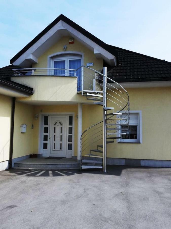 شقة Natasha'S Garden House Dol pri Ljubljani المظهر الخارجي الصورة